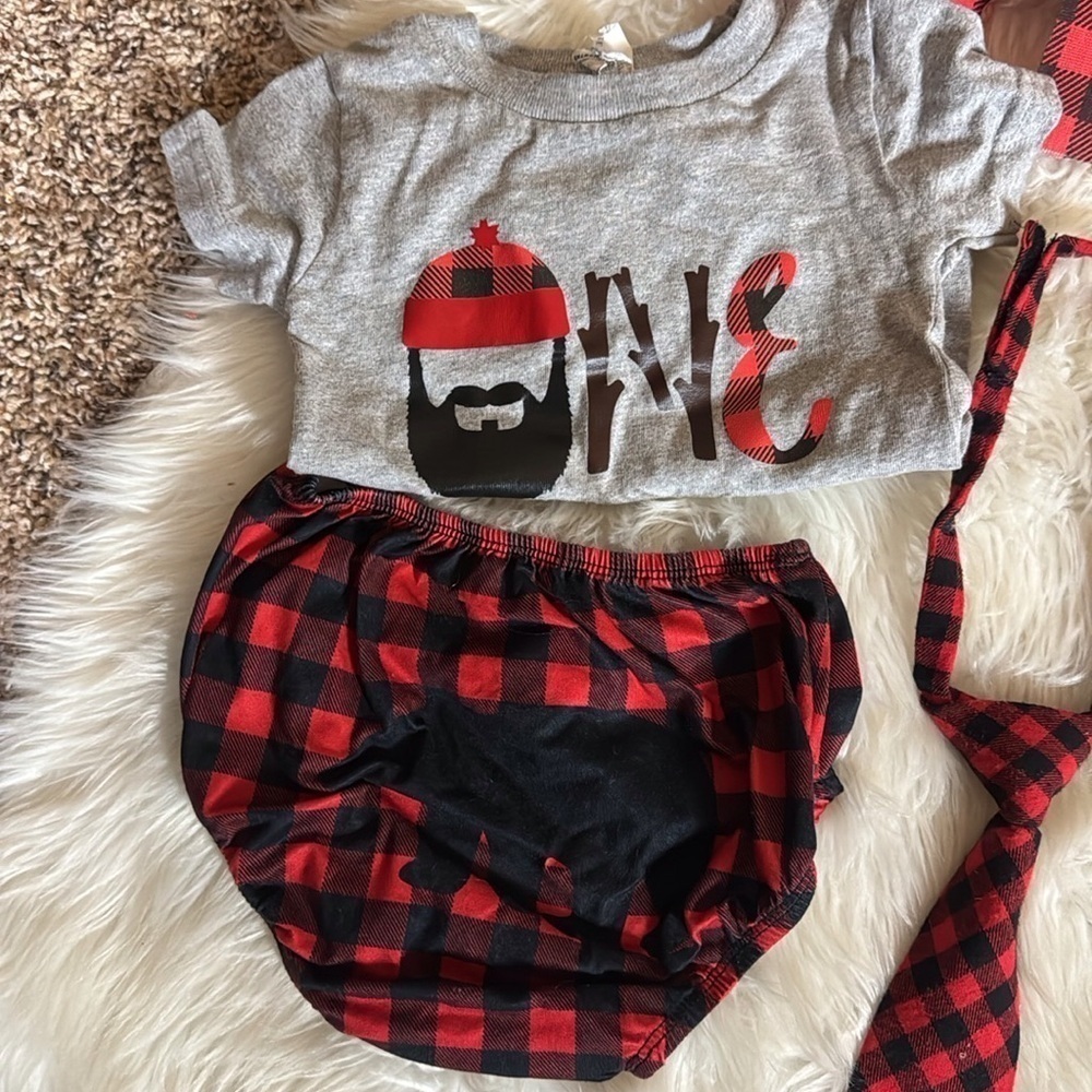 Boy’s First Birthday outfit, crown and bunting Woodland / Lumberjack theme - Picture 3 of 10